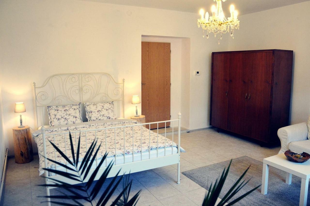 Apartmany Pod Putimskou Branou 皮塞克 外观 照片